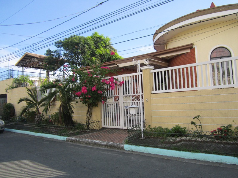 FOR SALE: House Manila Metropolitan Area > Paranaque