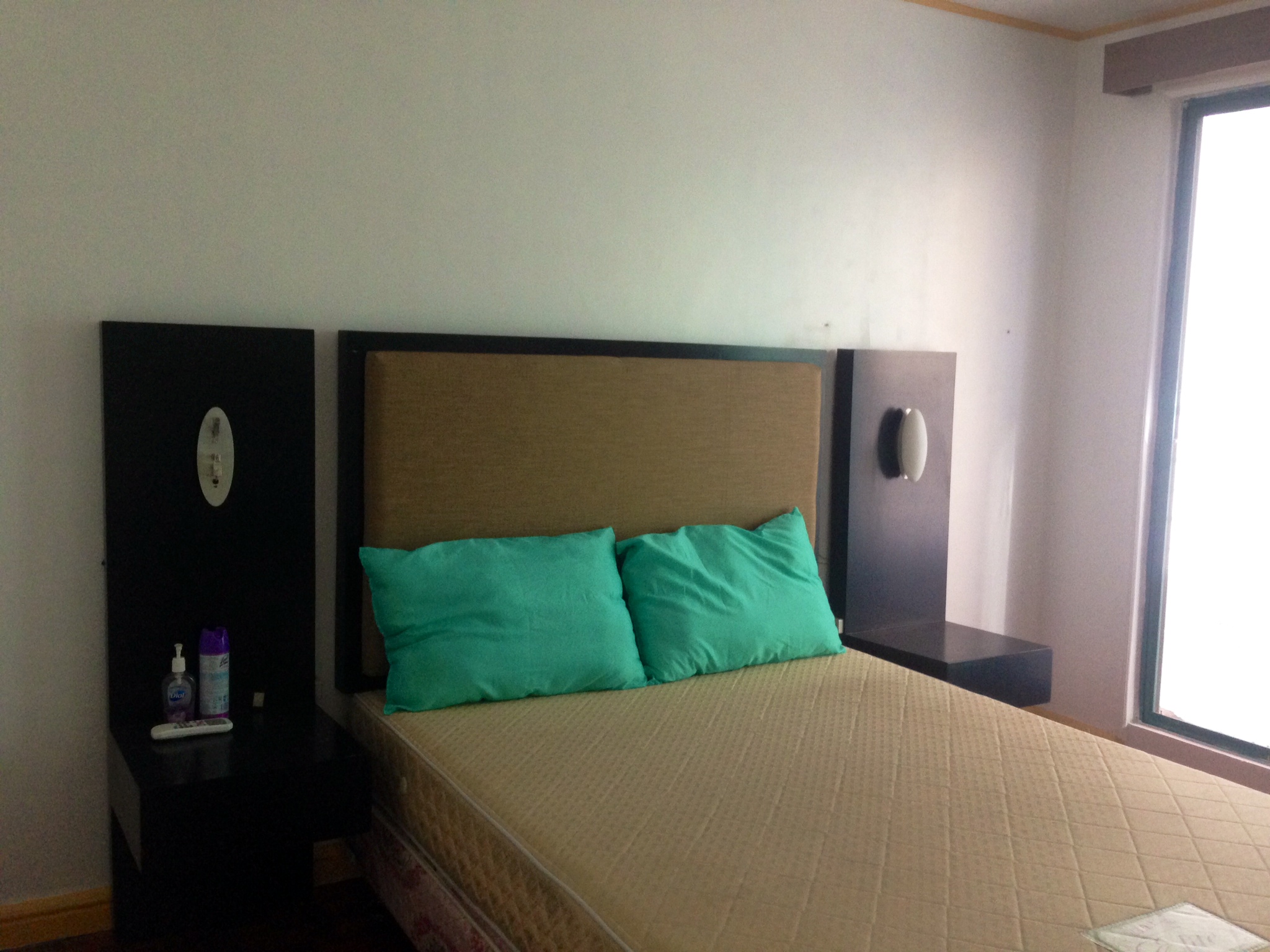 FOR RENT / LEASE: Apartment / Condo / Townhouse Manila Metropolitan Area > Makati 4