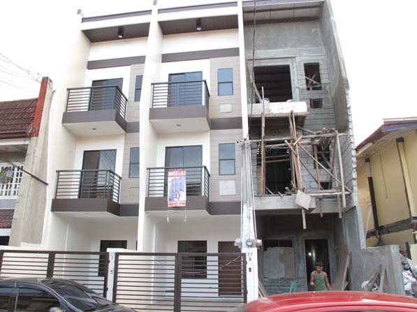 Townhouse in Teachers Village Quezon City at 6.1M