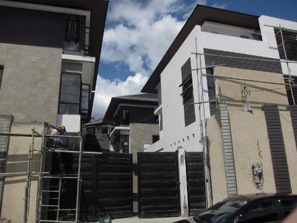 House and Lot in Quezon City at 22.5M