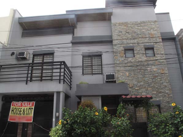 Elegant Pasig City Townhouse for Sale at 7.8M