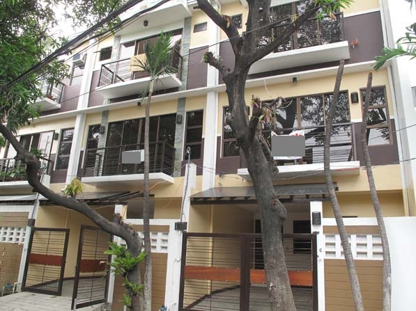 House and Lot in Marikina at 5.750M