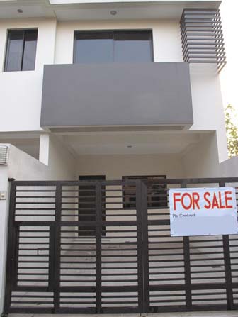 House for Sale in Tandang Sora at 7.2M