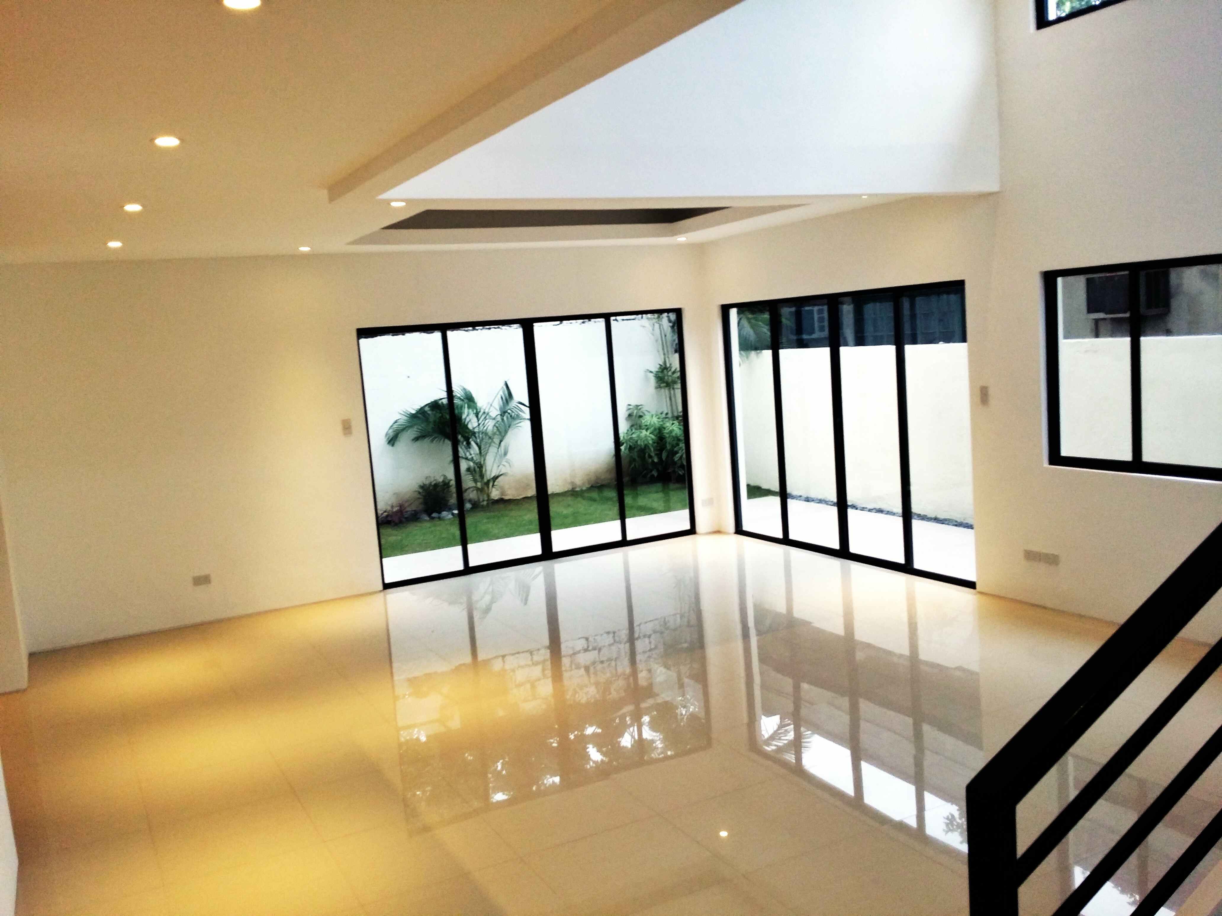 FOR SALE: House Manila Metropolitan Area > Las Pinas