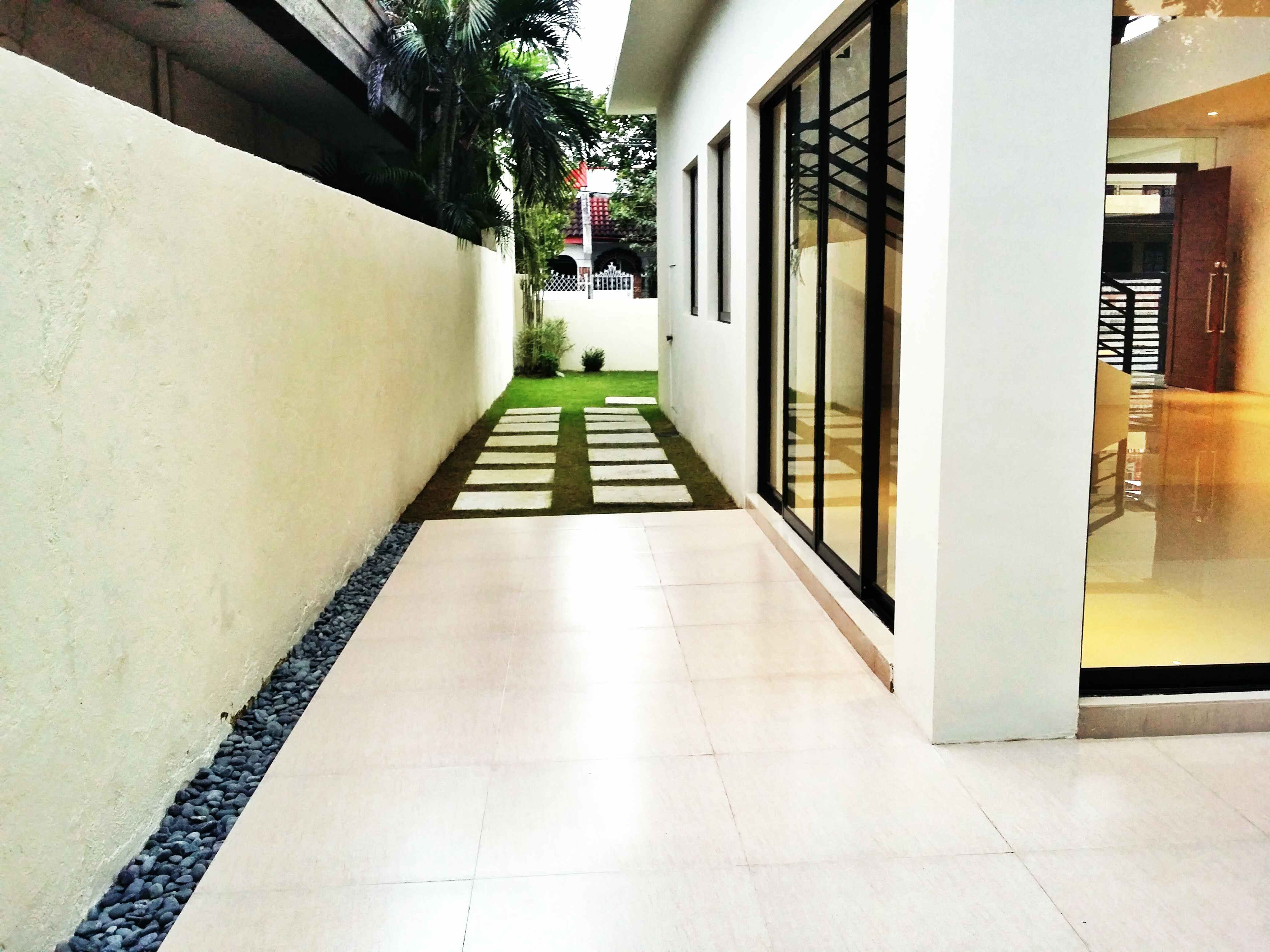 FOR SALE: House Manila Metropolitan Area > Las Pinas 3