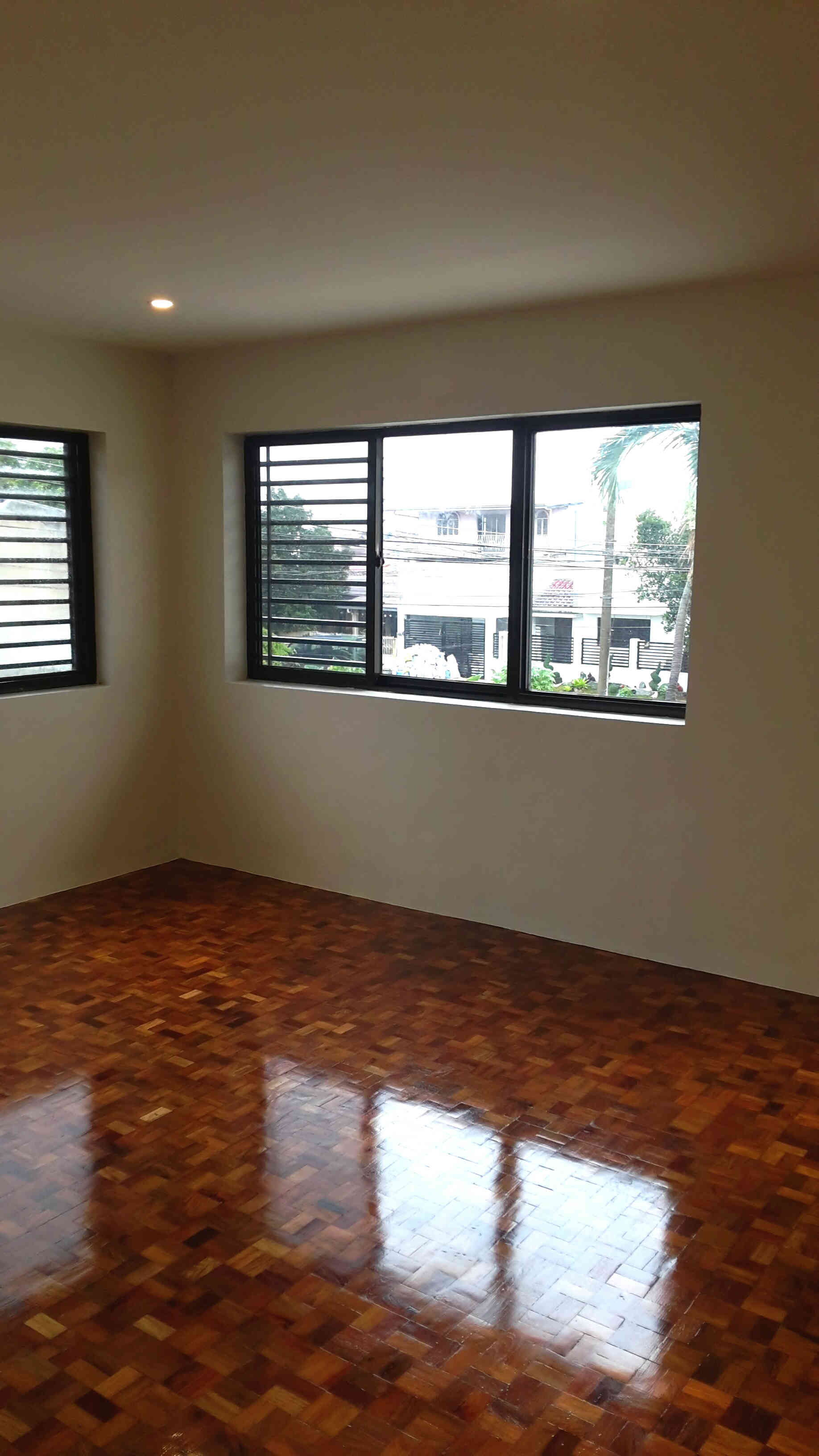 FOR SALE: House Manila Metropolitan Area > Las Pinas 5