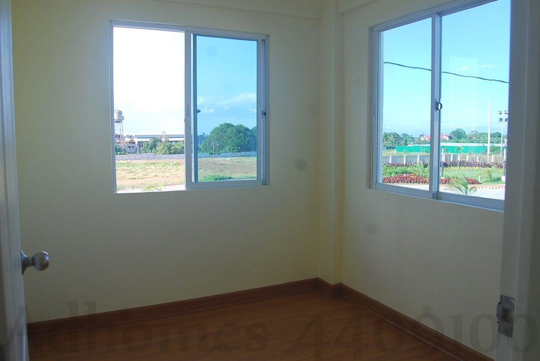 FOR SALE: Apartment / Condo / Townhouse Cavite > Dasmarinas 4