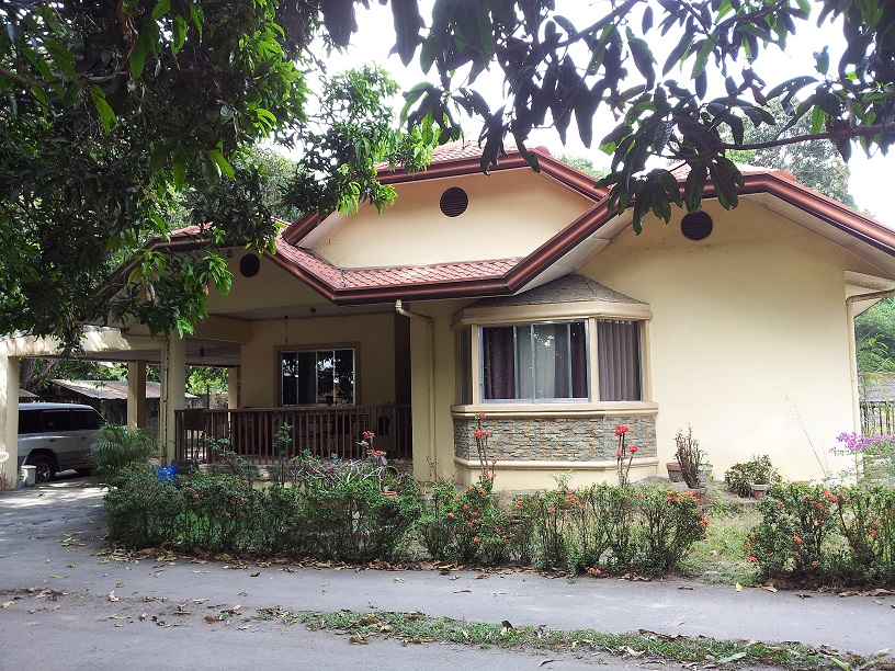FOR SALE: House Zambales > Other areas 2