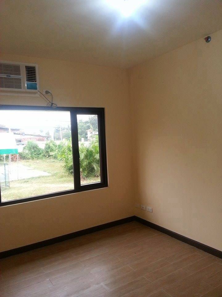 FOR SALE: Apartment / Condo / Townhouse Manila Metropolitan Area > Las Pinas 6