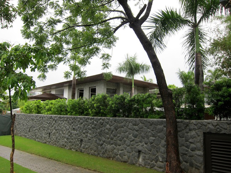 Forbes Park Makati - House and Lots for Sale