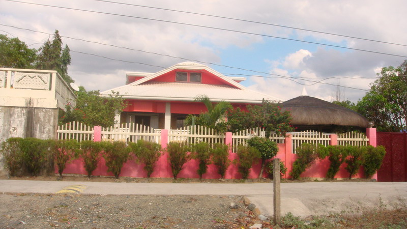 FOR SALE: House Zambales > Other areas