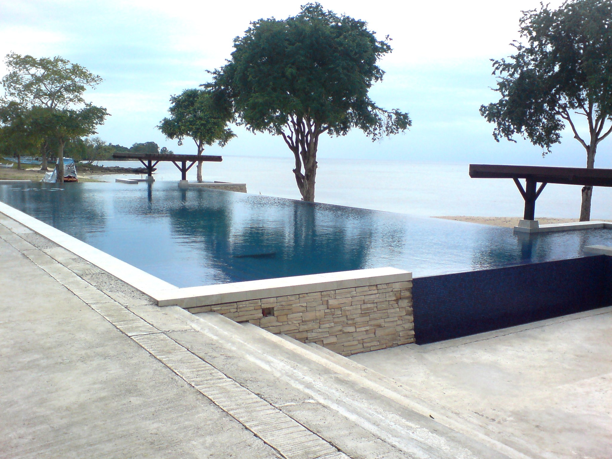 Infinity pool