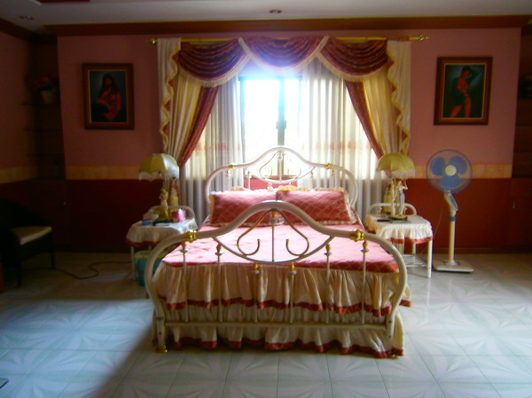 FOR SALE: House Pampanga > Angeles City 3