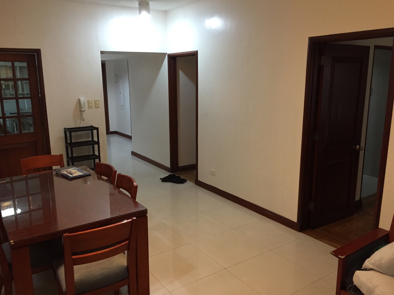 FOR RENT / LEASE: Apartment / Condo / Townhouse Manila Metropolitan Area > Makati 2