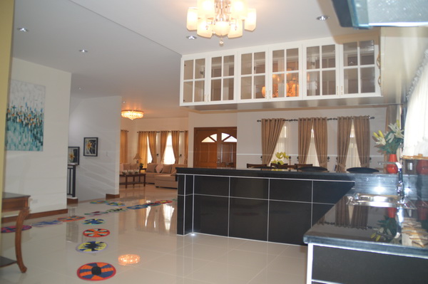 FOR SALE: House Pampanga 6