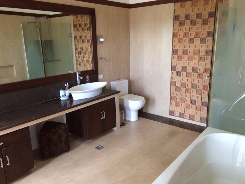 FOR SALE: Apartment / Condo / Townhouse Batangas > Lipa City 13