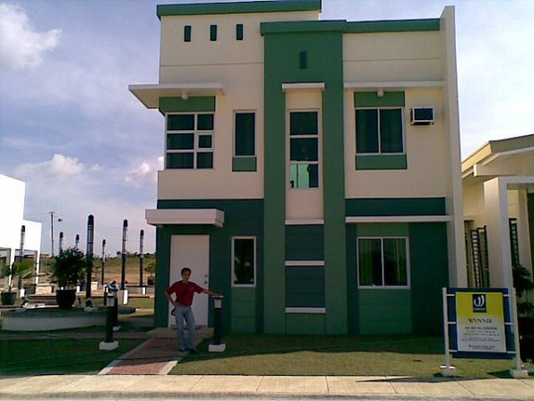 FOR SALE: Apartment / Condo / Townhouse Cavite > Dasmarinas 4