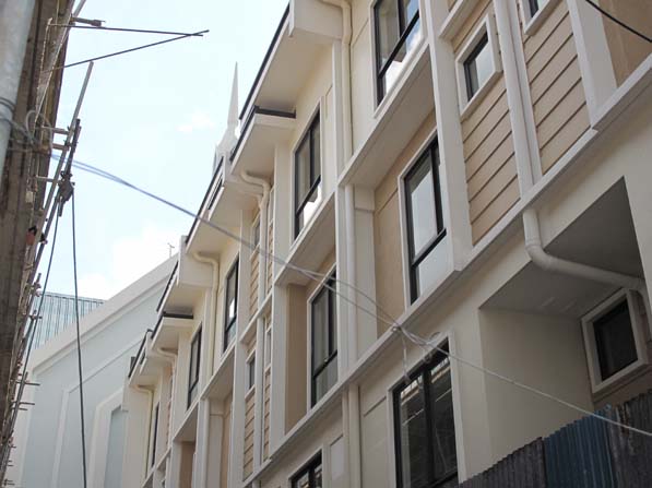 FOR SALE: Apartment / Condo / Townhouse Manila Metropolitan Area > Quezon