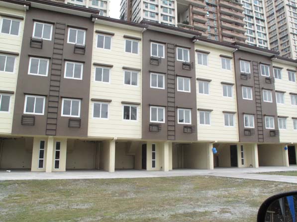 FOR SALE: Apartment / Condo / Townhouse Manila Metropolitan Area > Quezon 1