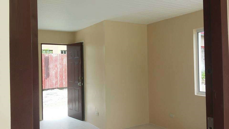 FOR SALE: Apartment / Condo / Townhouse Cavite > Imus 6