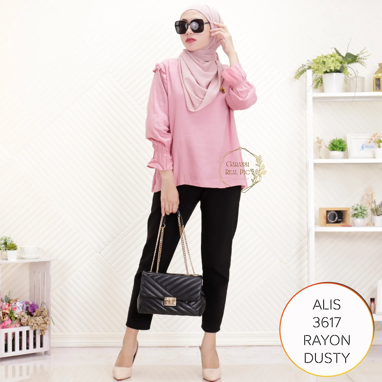 Blouse Polos Leher Variasi Ruffle Lengan Smoke Karet Rayon Adem Alis 3617 Rayon - bajubaru.id, Belanja Online di bajubaru.id saja 