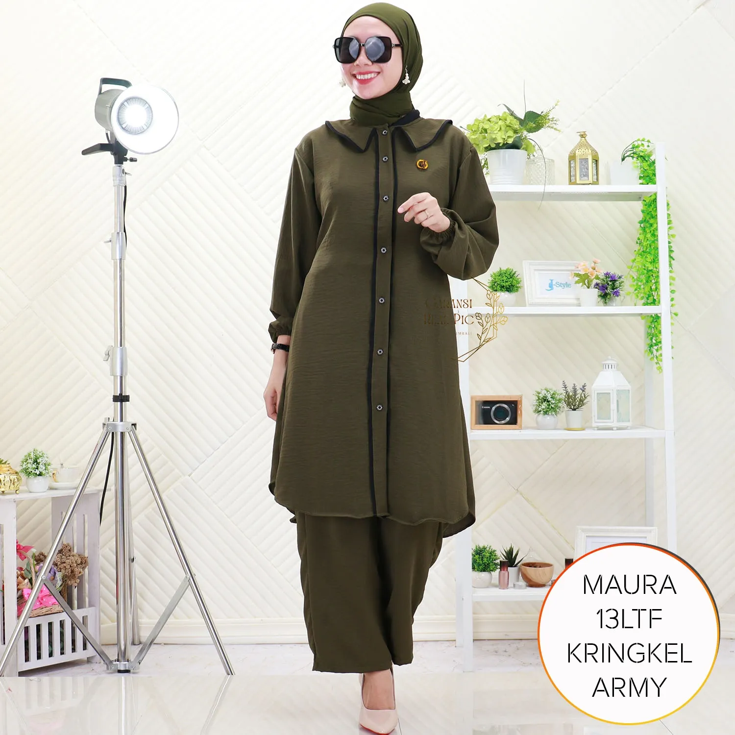 Maura One Set Tunik Wanita Muslimah Crinkle Airflow List Hitam Busui Friendly