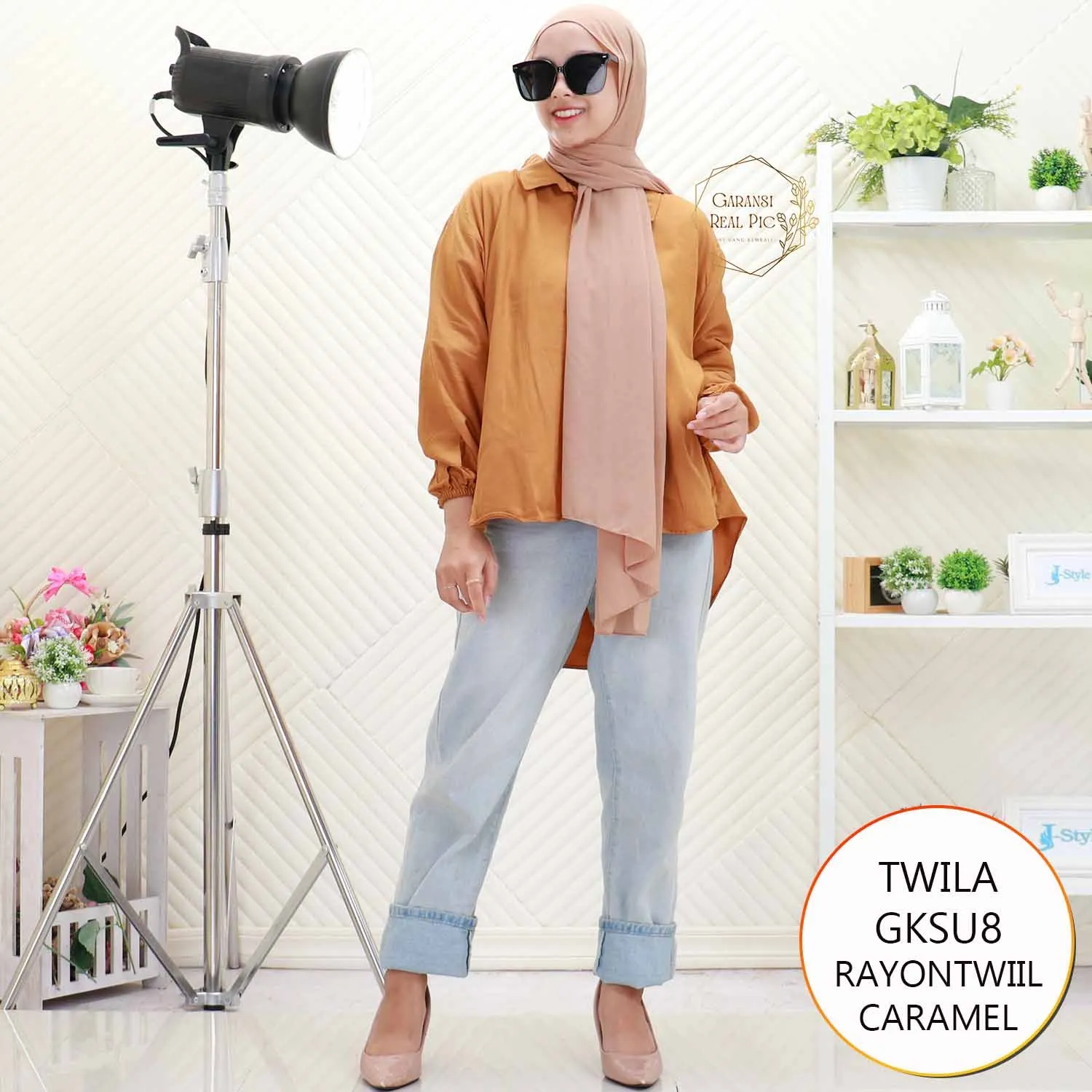 Twila Kemeja Wanita Katun Twill Polos Full Kancing Model Pinguin