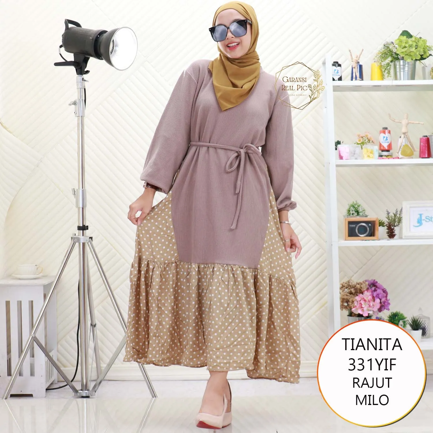 Tianita Midi Dress Rajut Tebal Mix Rayon Polka Umpak Bawah Keliling