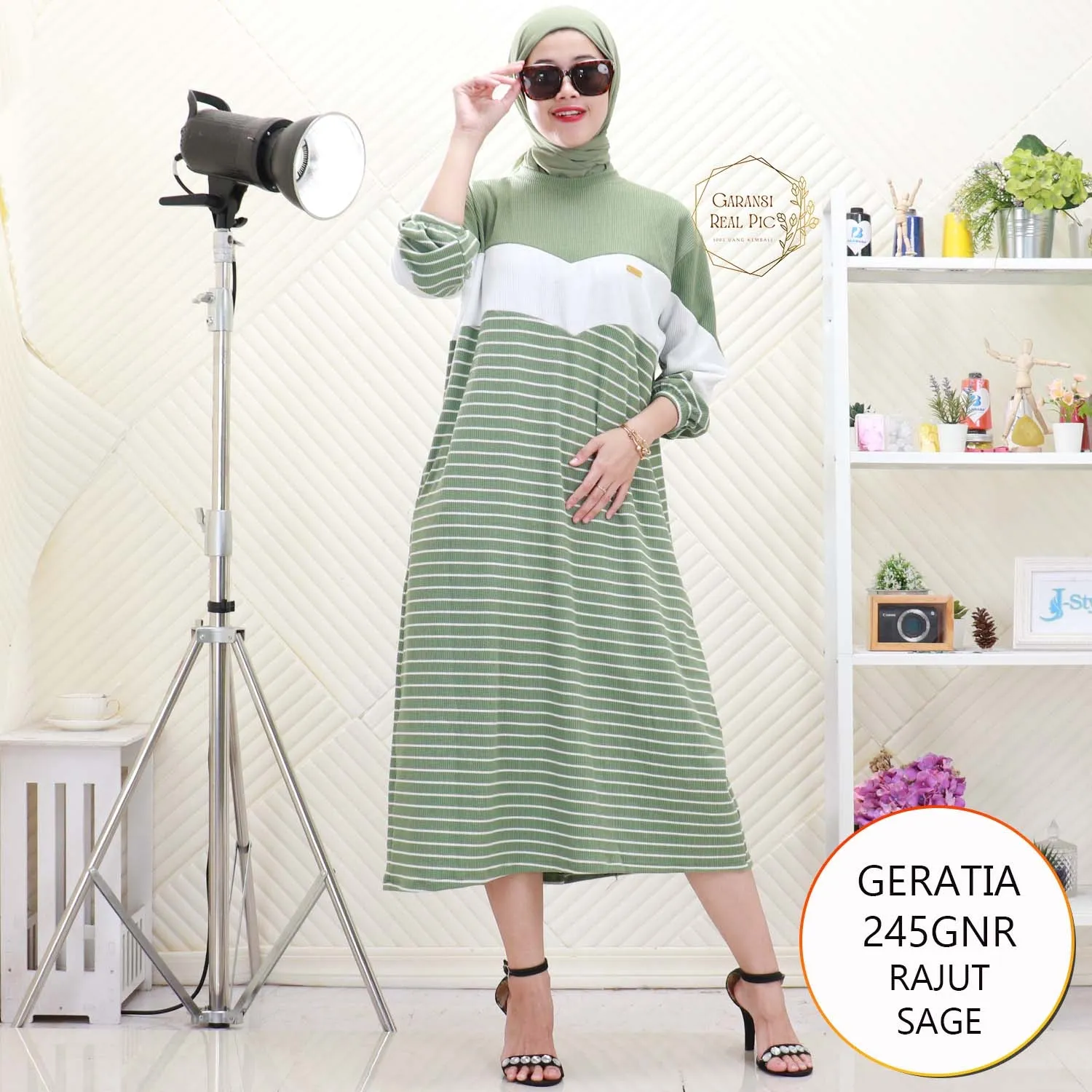 Geratia Midi Dress Rajut Tebal Motif Salur Geratia