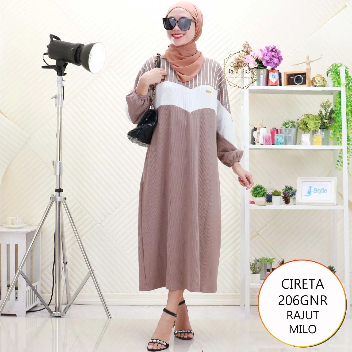 Cireta Midi Dress Rajut Tebal Motif Salur