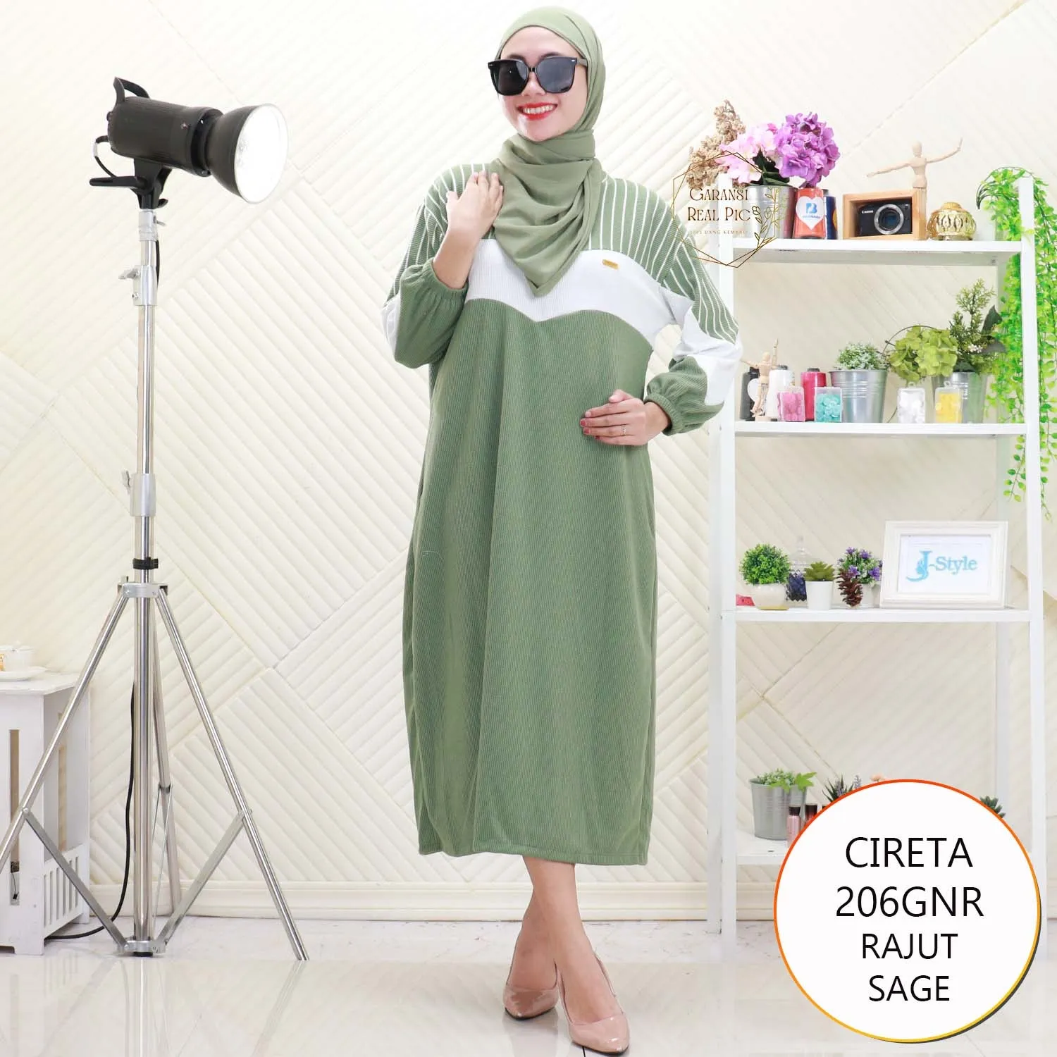 Cireta Midi Dress Rajut Tebal Motif Salur