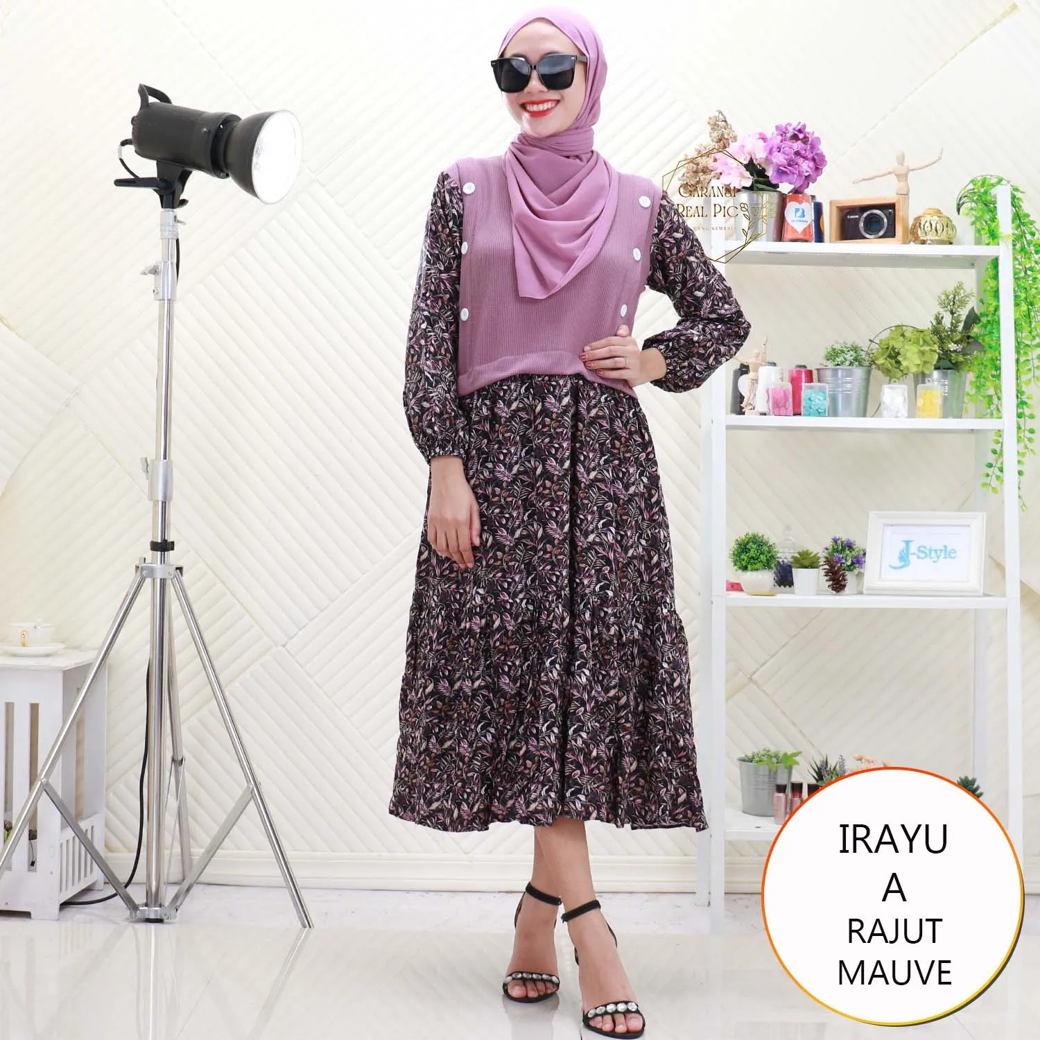 Irayu Midi Dress Rompi Rajut Menyatu Rayon Motif Bunga Variasi Kancing Depan