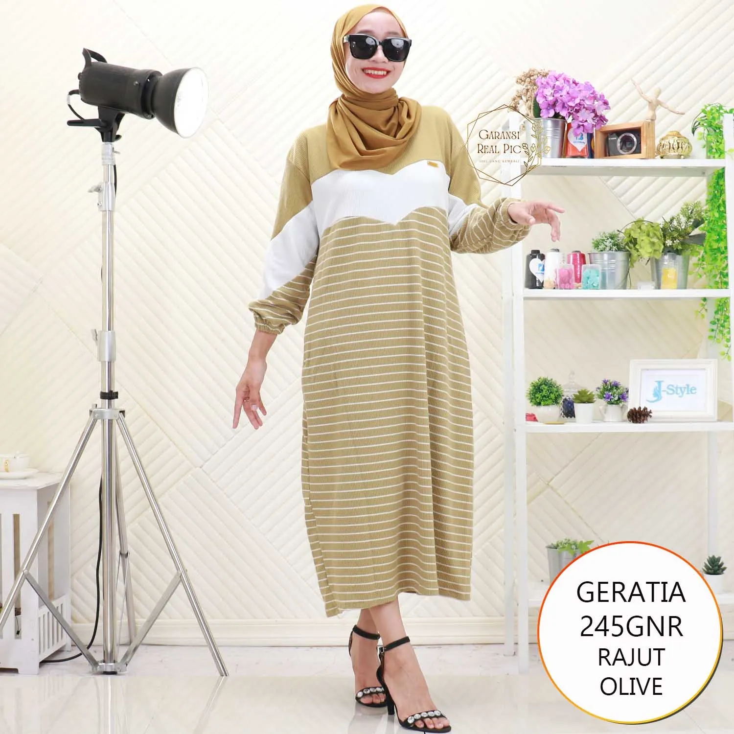 Geratia Midi Dress Rajut Tebal Motif Salur Geratia