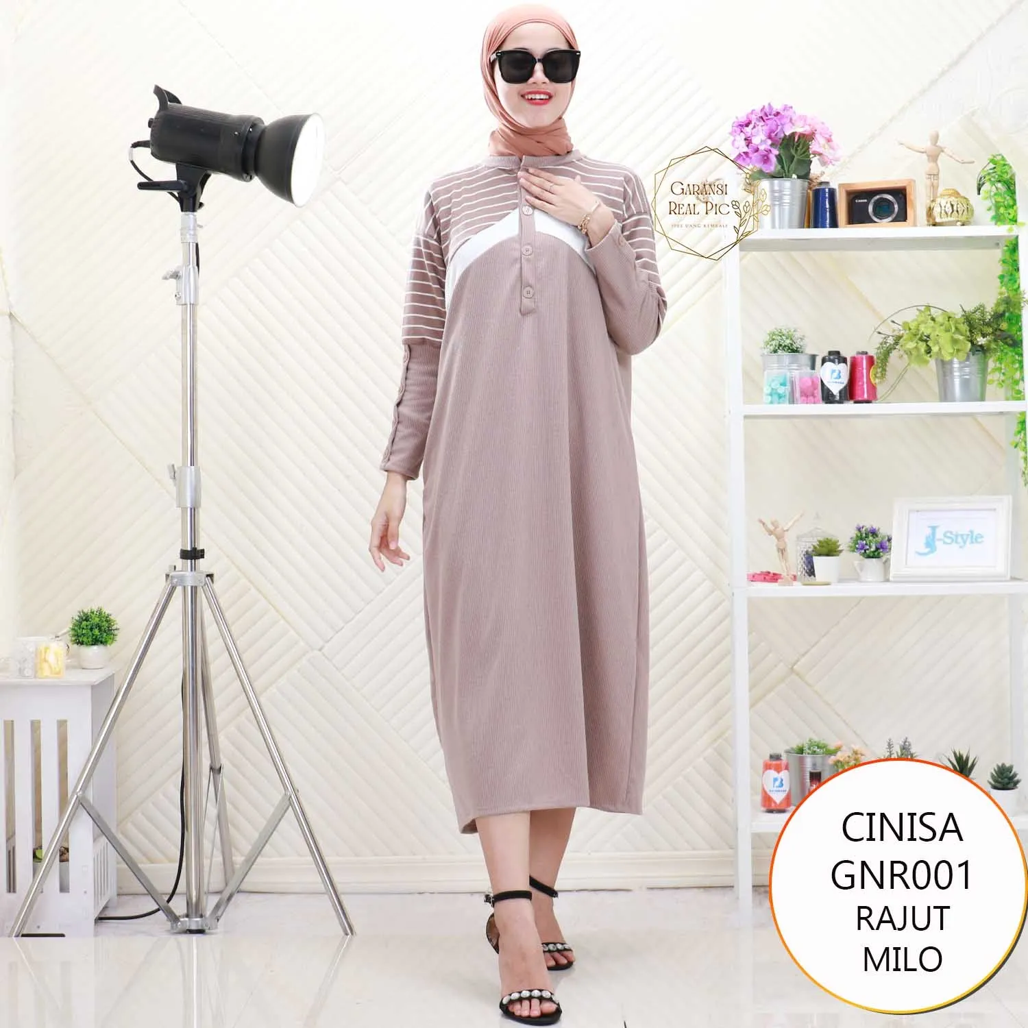 Cinisa Midi Dress Rajut Tebal Motif Salur Busui Friendly