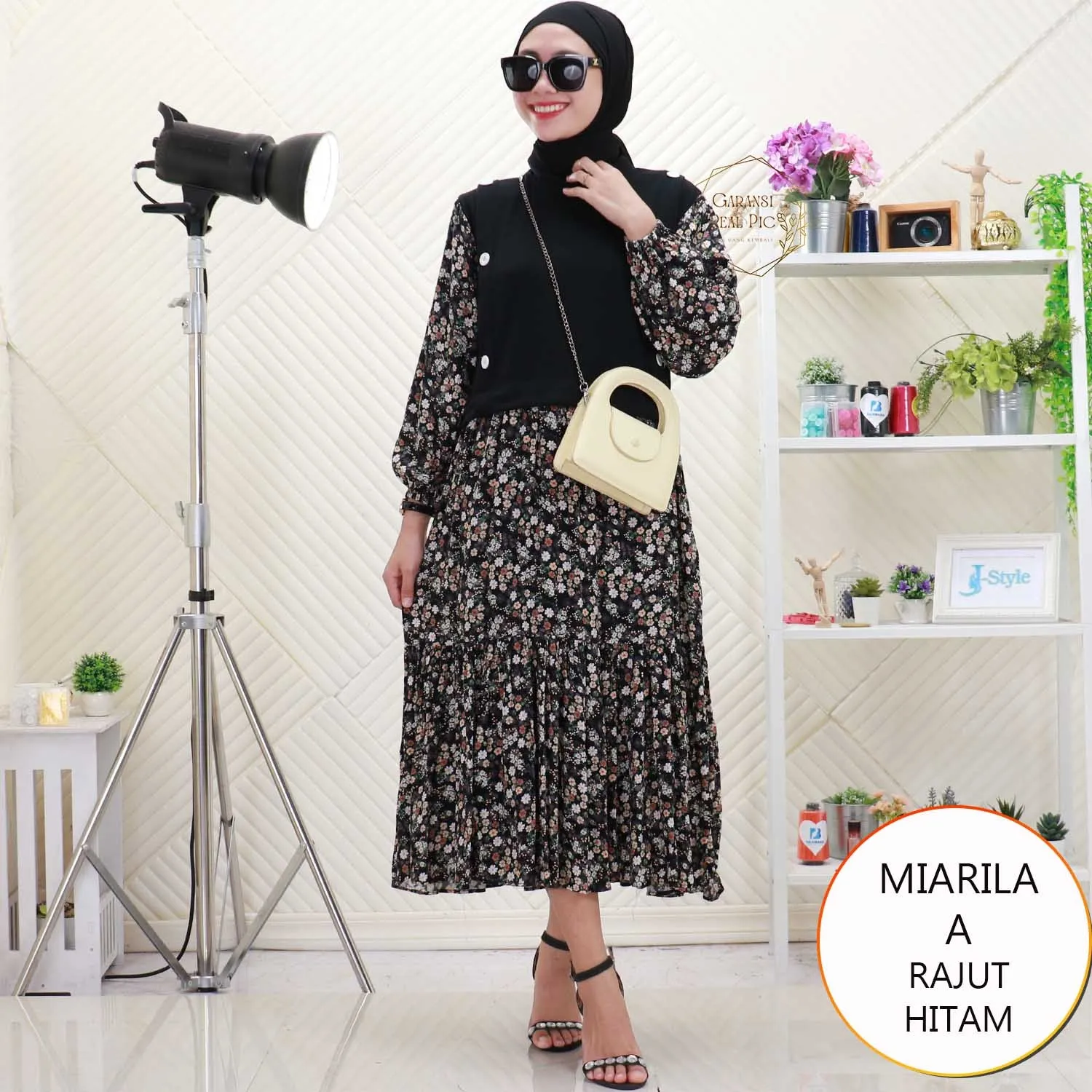 Miarila Midi Dress Rajut Tebal Mix Rayon Motif Bunga Variasi Kancing