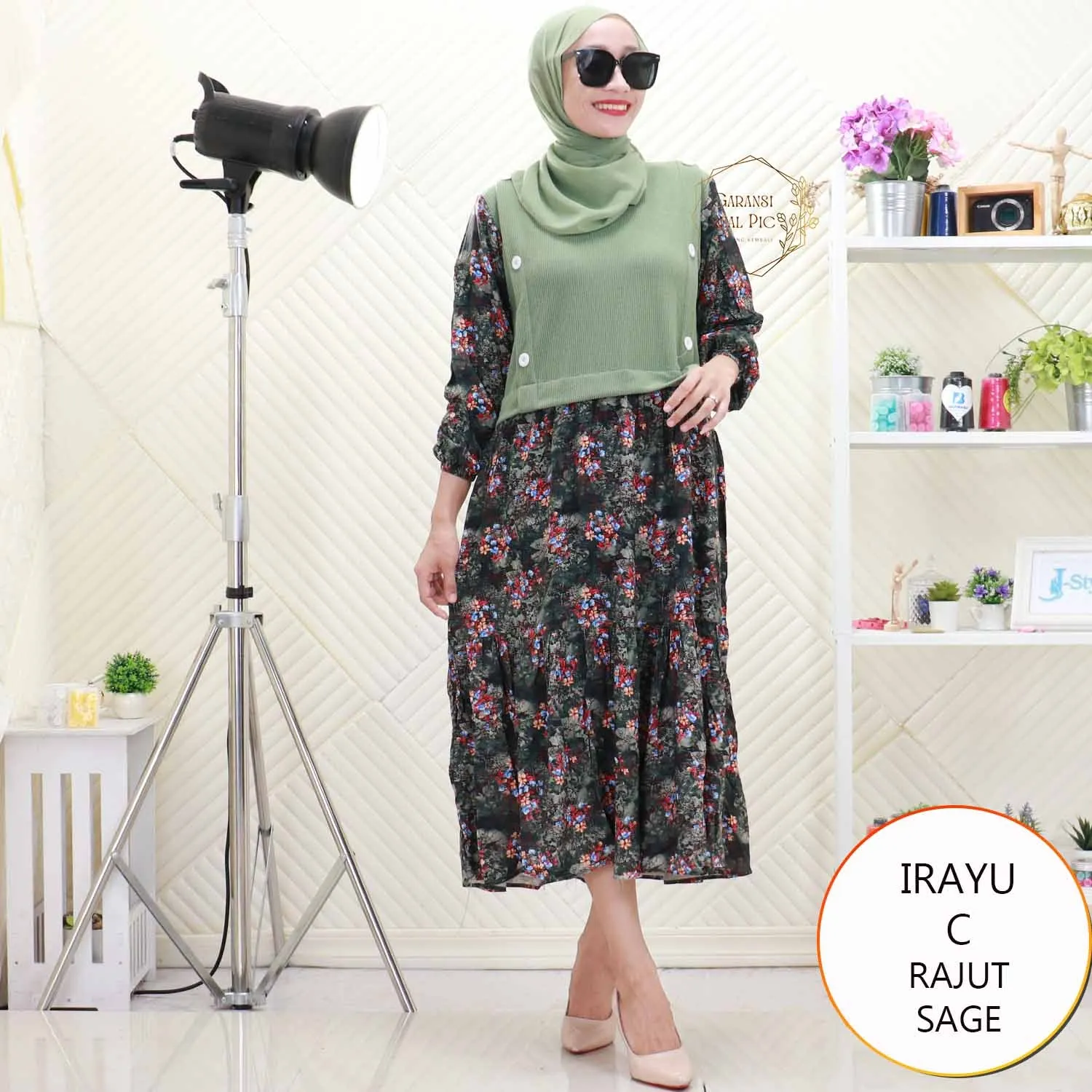 Irayu Midi Dress Rompi Rajut Menyatu Rayon Motif Bunga Variasi Kancing Depan