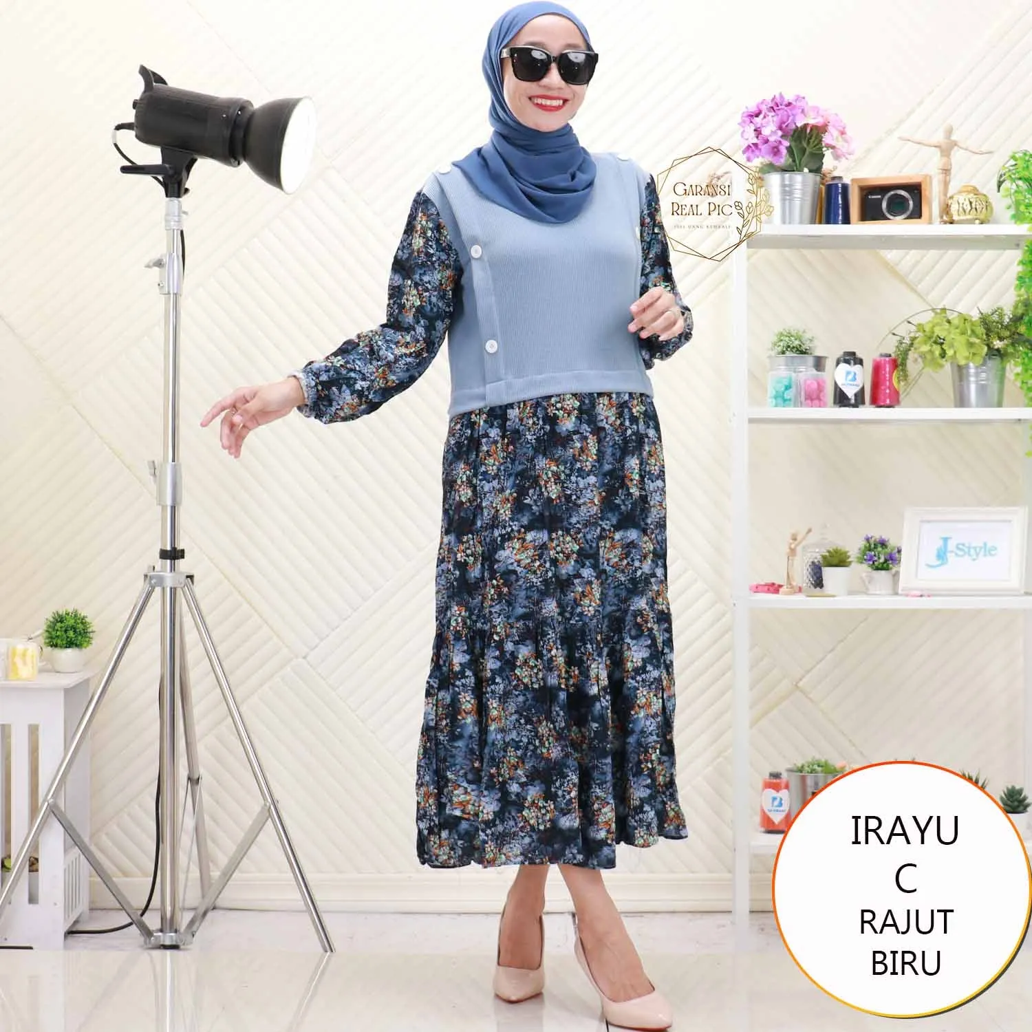 Irayu Midi Dress Rompi Rajut Menyatu Rayon Motif Bunga Variasi Kancing Depan