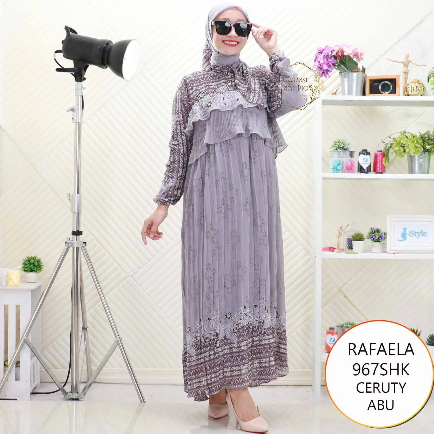 Rafaela Gamis Set Hijab Ceruty Motif Printing Umpak Susun Plisket