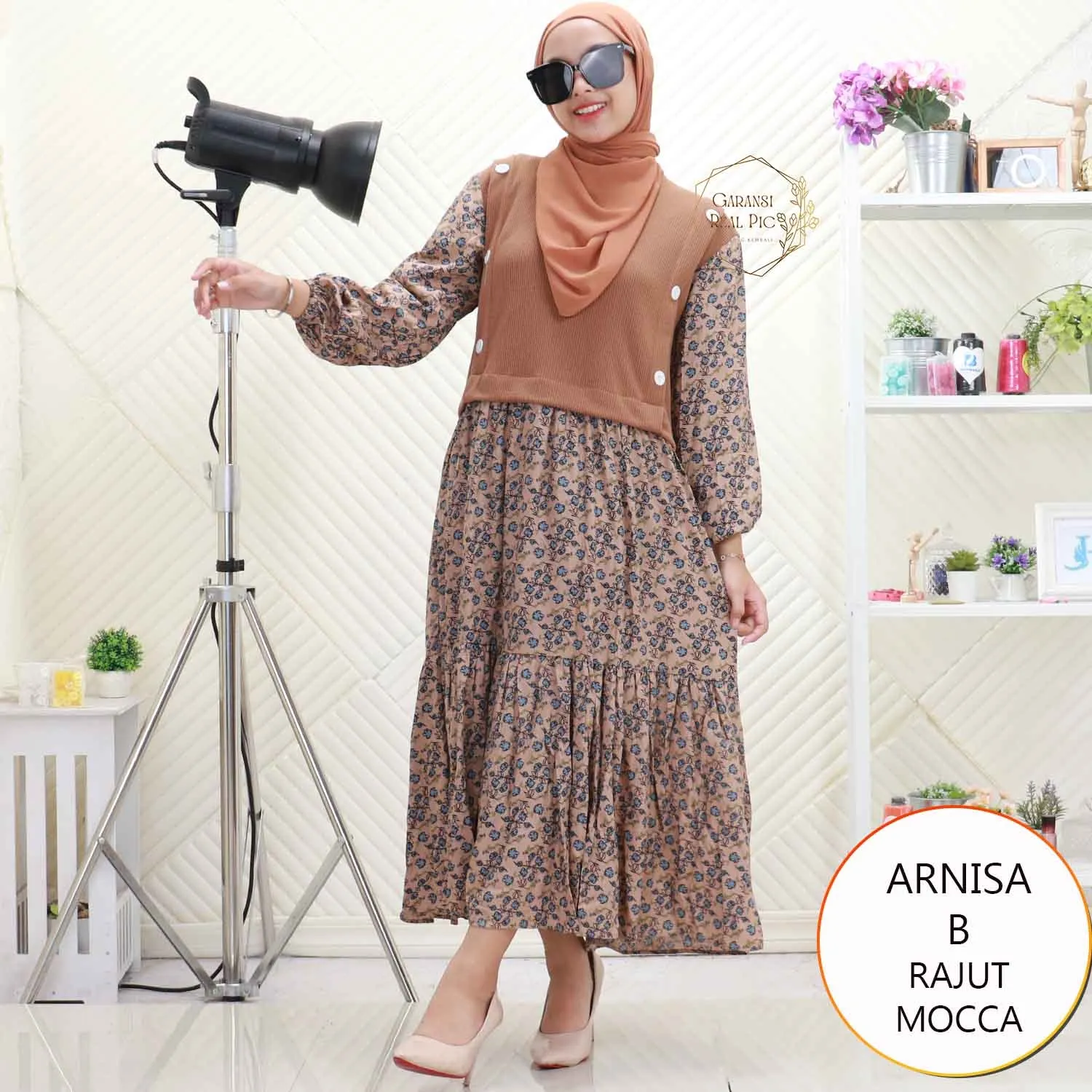 Arnisa Midi Dress Rajut Tebal Variasi Kancing Mix Rayon Motif