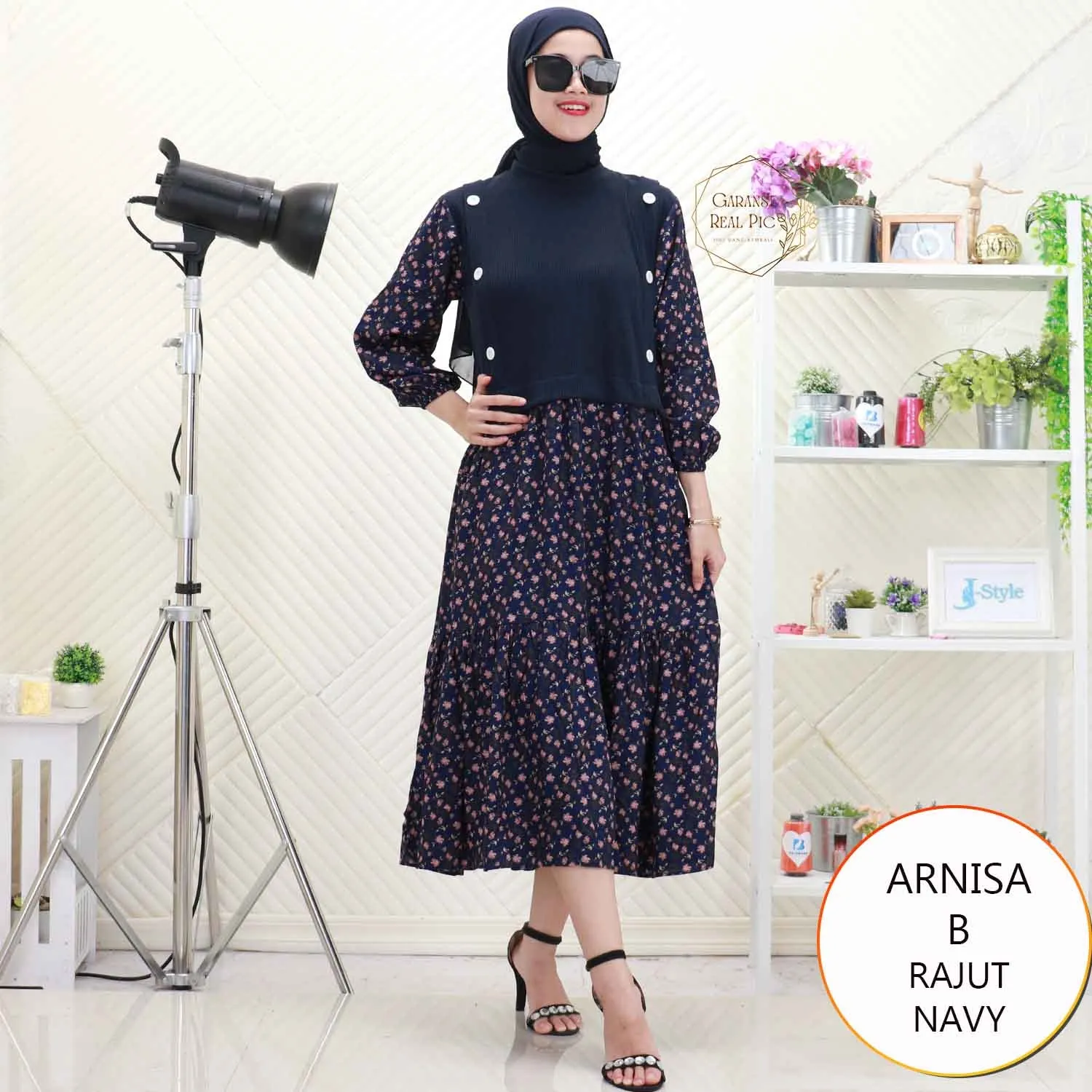 Arnisa Midi Dress Rajut Tebal Variasi Kancing Mix Rayon Motif