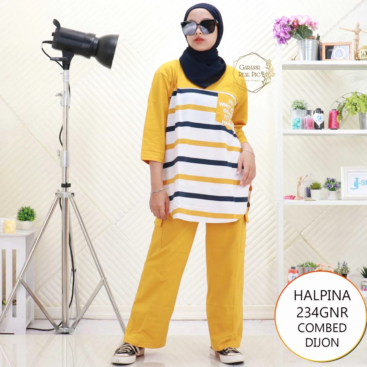 Halpina Oneset Kargo Katun Combed Lengan 3/4 Kantong Depan