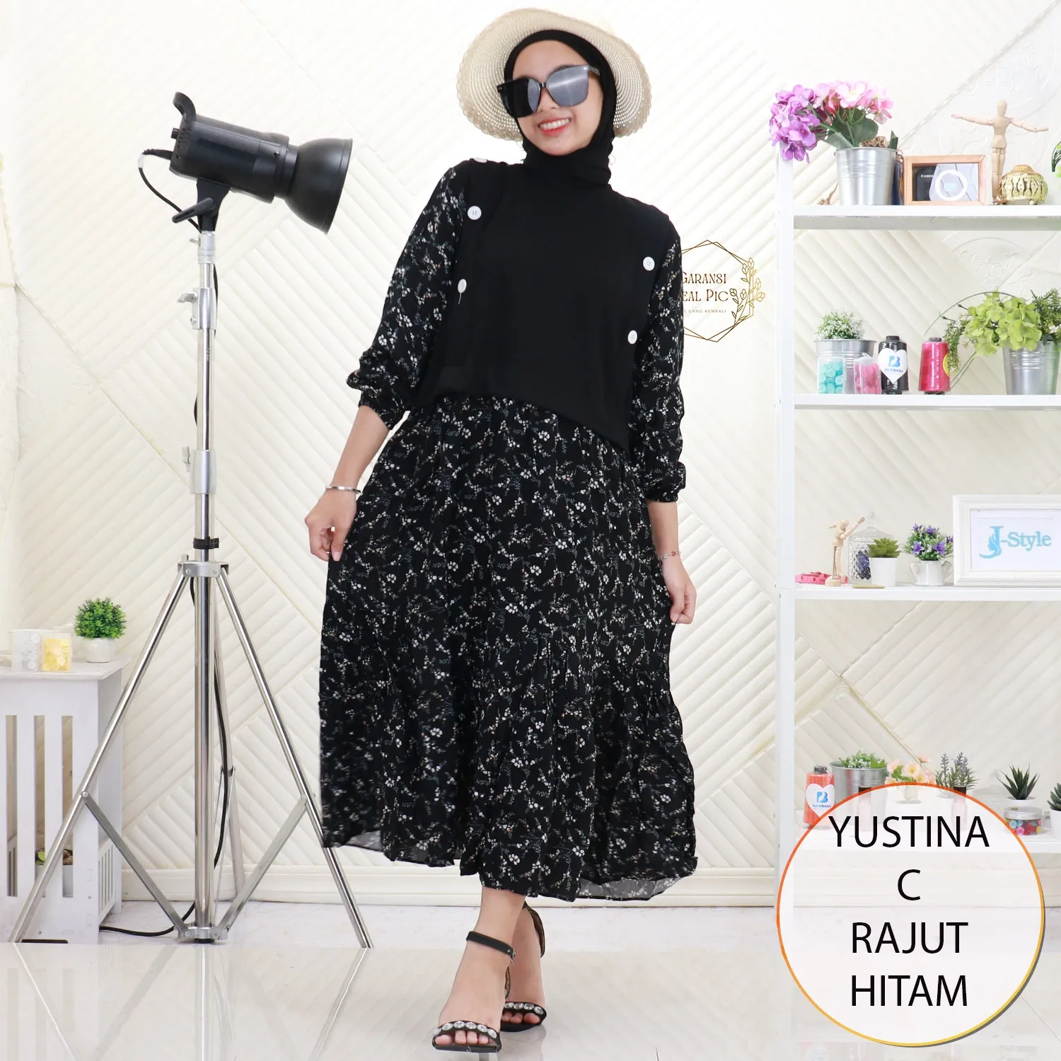 Yustina Midi Dress Rompi Rajut Menyatu Rayon Motif Bunga Variasi Kancing Depan