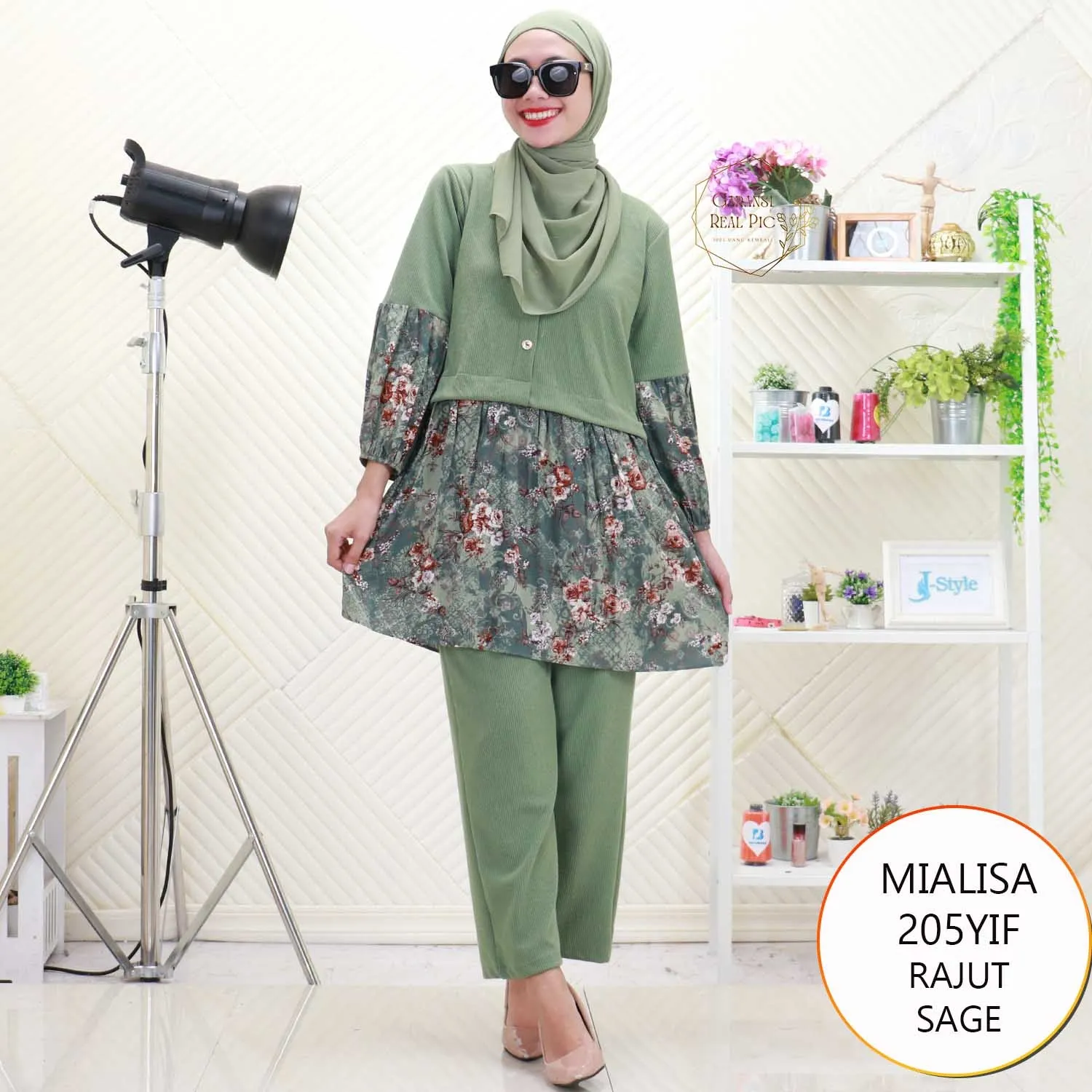 Mialisa Oneset Rajut Rib Tebal Motif Printing Variasi Kancing Depan