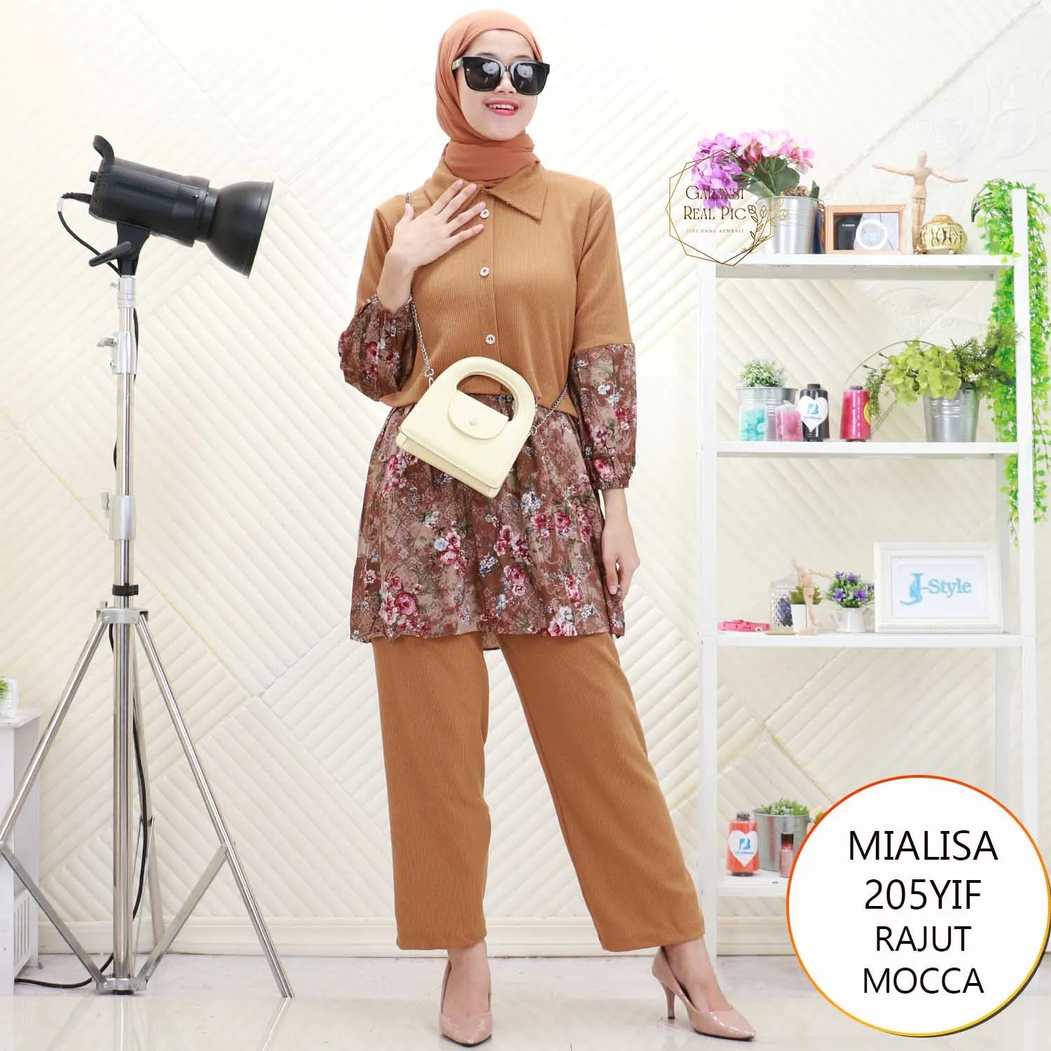 Mialisa Oneset Rajut Rib Tebal Motif Printing Variasi Kancing Depan