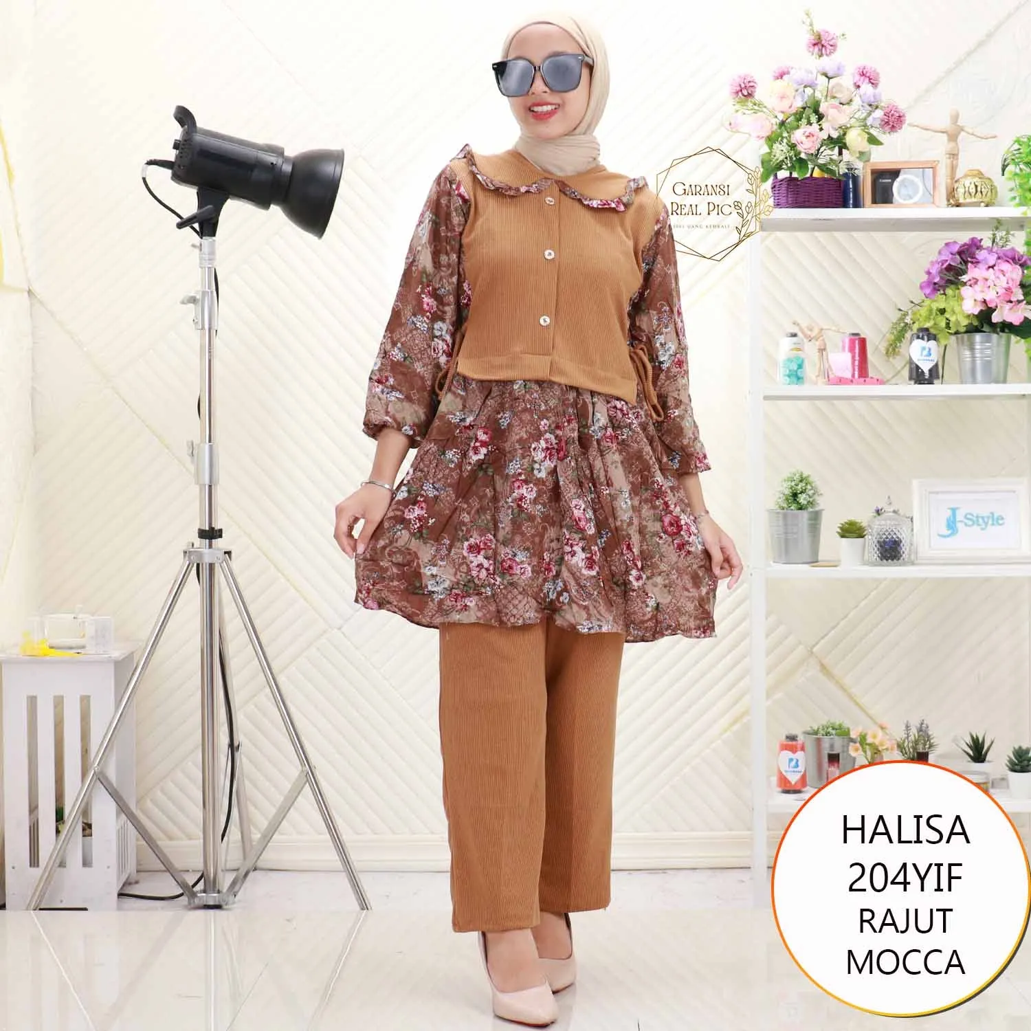 Halisa Oneset Rajut Tebal Motif Printing Variasi Kancing Depan