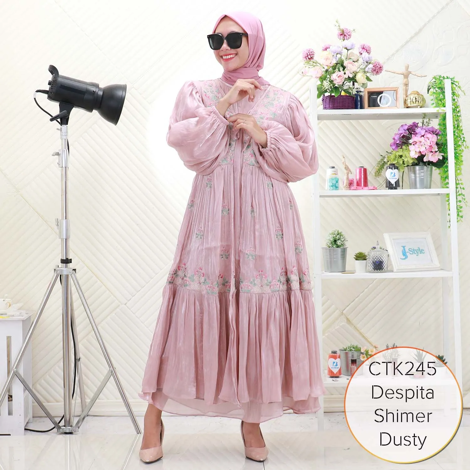 Despita Gamis Putih Shimmer Bordir Timbul Cardi Nyatu Lengan Balon