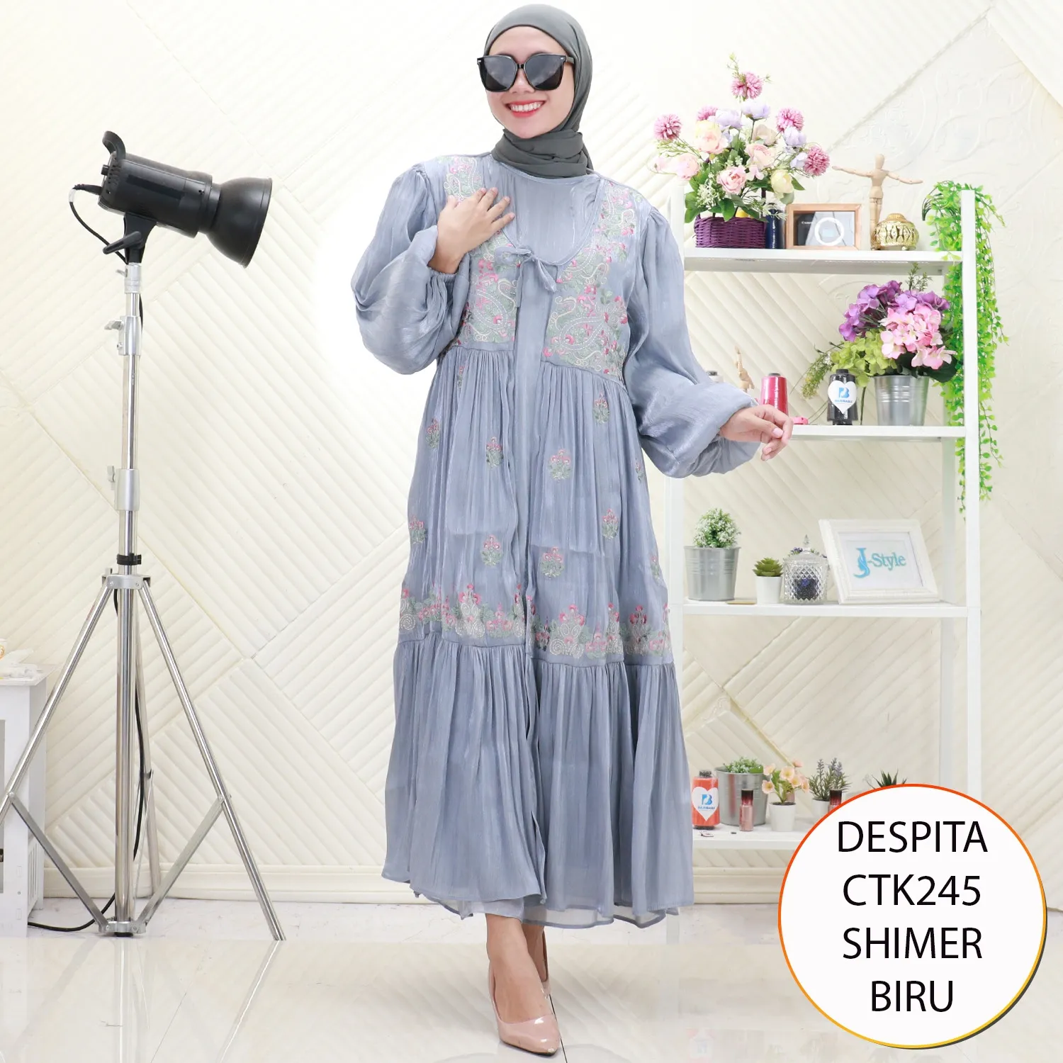 Despita Gamis Putih Shimmer Bordir Timbul Cardi Nyatu Lengan Balon