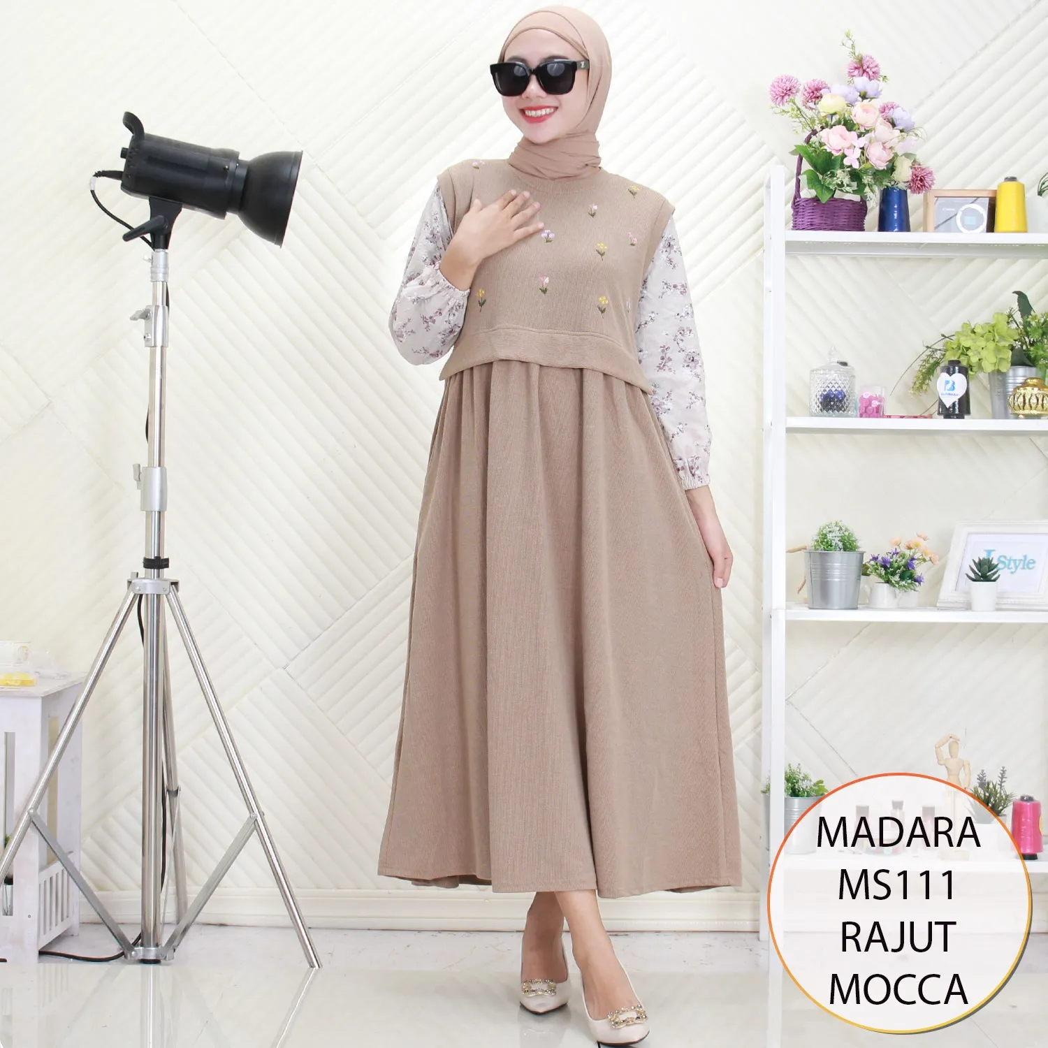 Madara Midi Dress Rajut Tebal Motif Bordir Timbul