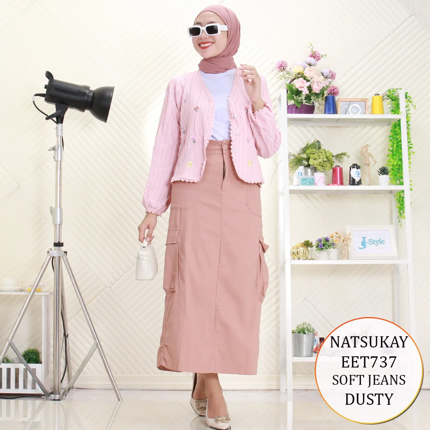 Natsukay Rok Jeans Kargo Saku Depan Kanan Kiri Rit Seleting Depan