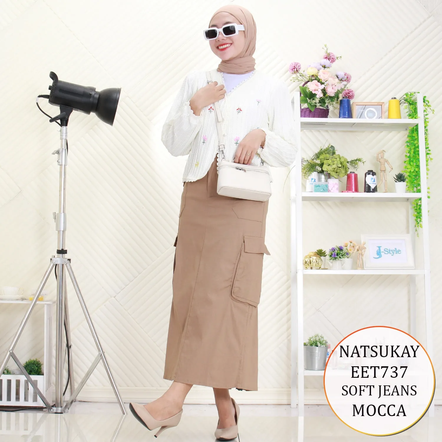 Natsukay Rok Jeans Kargo Saku Depan Kanan Kiri Rit Seleting Depan